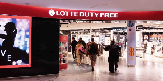 Lotte opens first inner city duty-free store in Vietnam - Inside